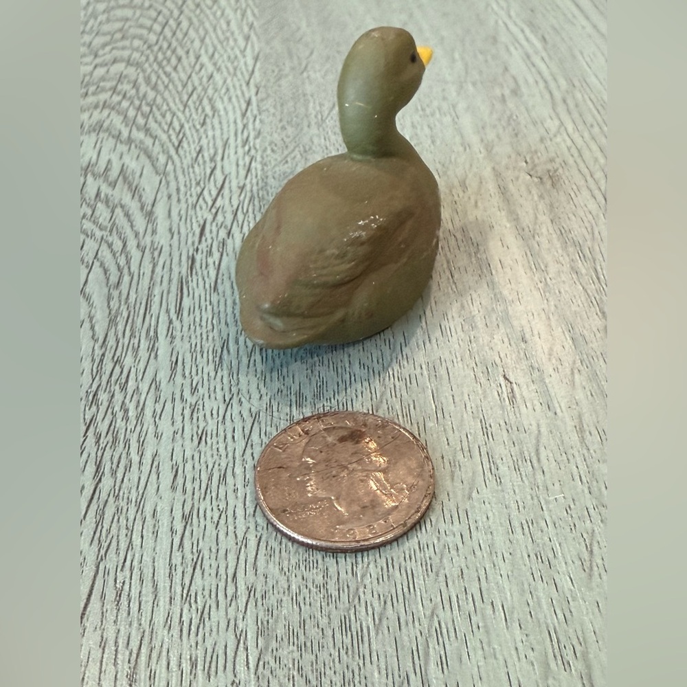 Vintage Ceramic Painted Duck Figurine - Picture 6 of 8